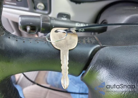 2000 GMC Sierra 1500 Sl z USA, uszkodzony, nr VIN 2GTEC19TXY1114670